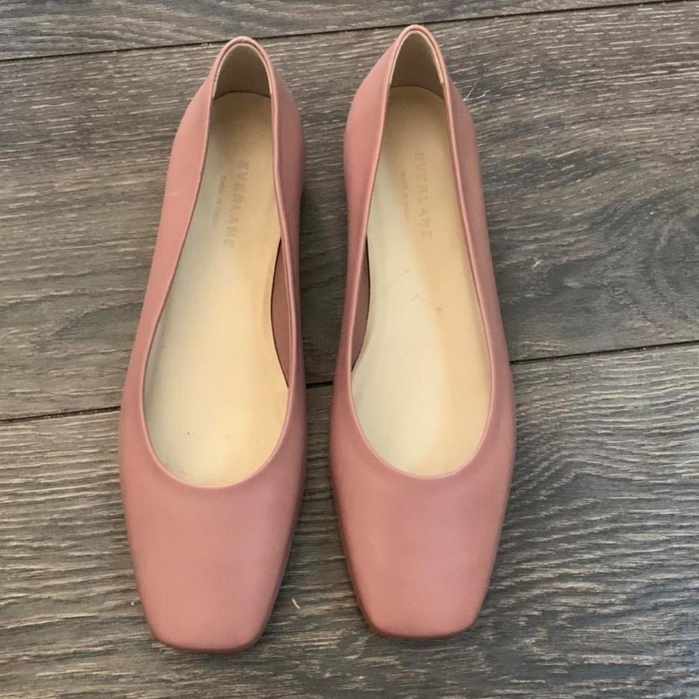 Timeless, leather square toe flats